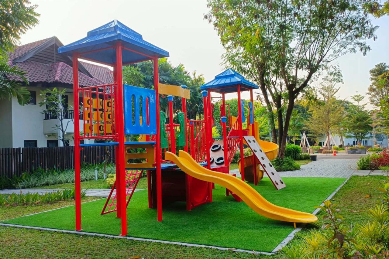 Whiz Prime Hotel Darmo Harapan סוראבאיה מראה חיצוני תמונה