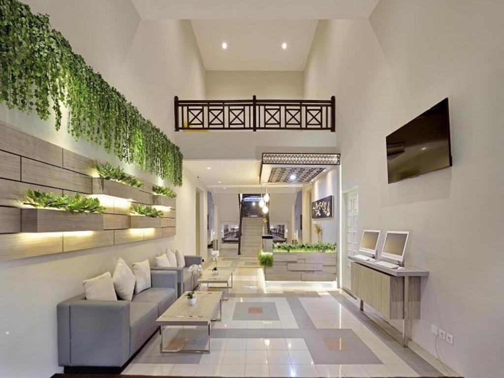 Whiz Prime Hotel Darmo Harapan סוראבאיה מראה חיצוני תמונה