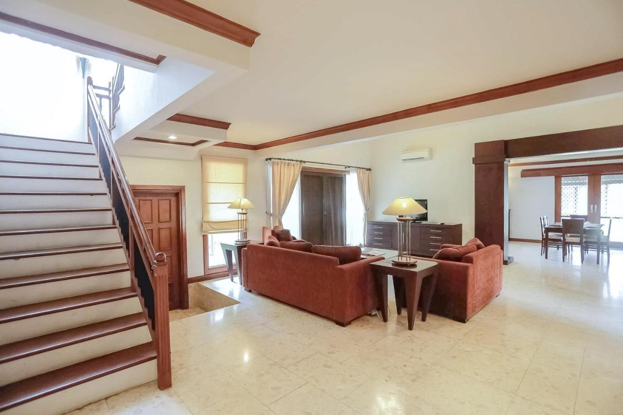 Whiz Prime Hotel Darmo Harapan סוראבאיה מראה חיצוני תמונה