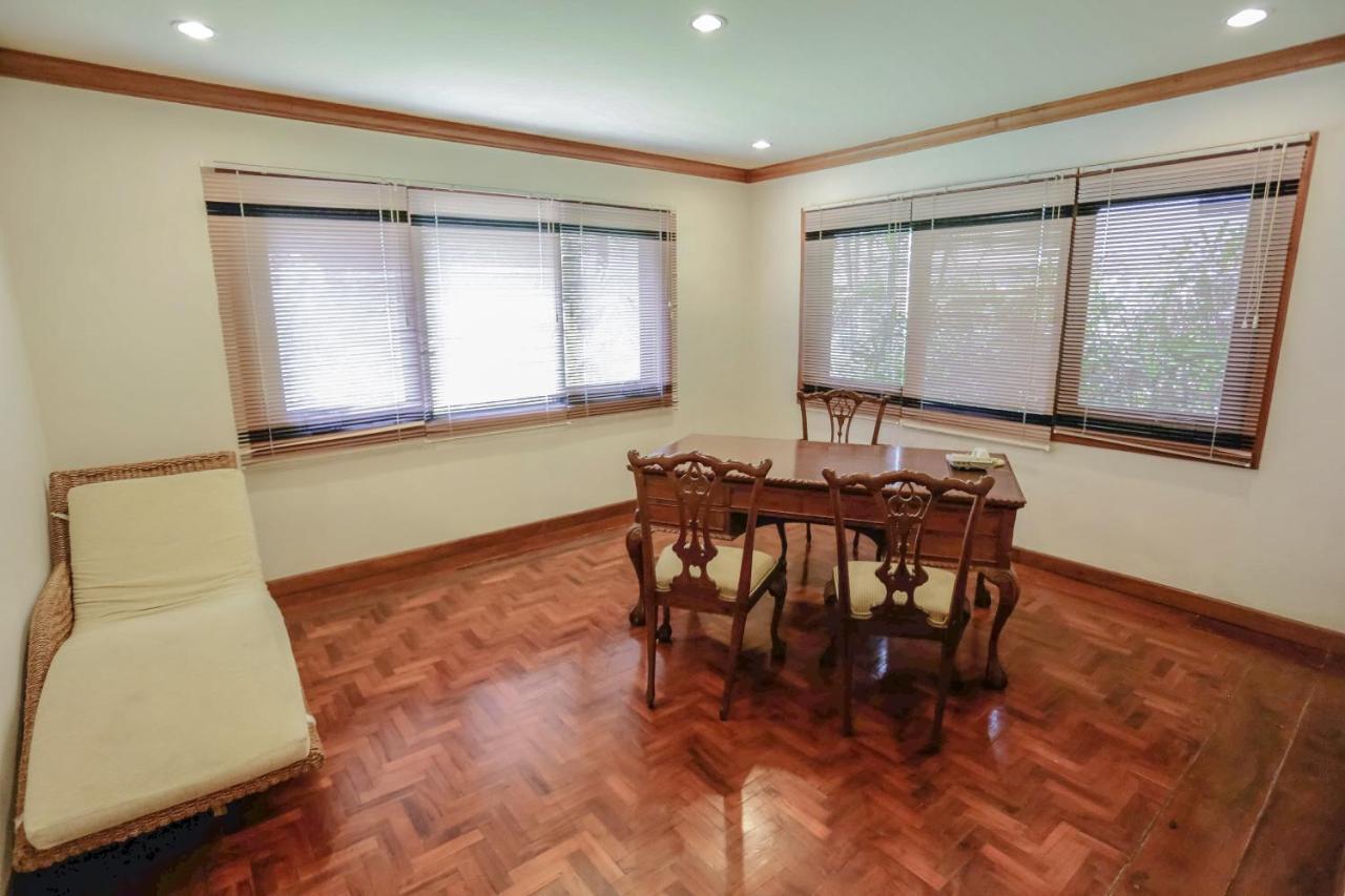 Whiz Prime Hotel Darmo Harapan סוראבאיה מראה חיצוני תמונה