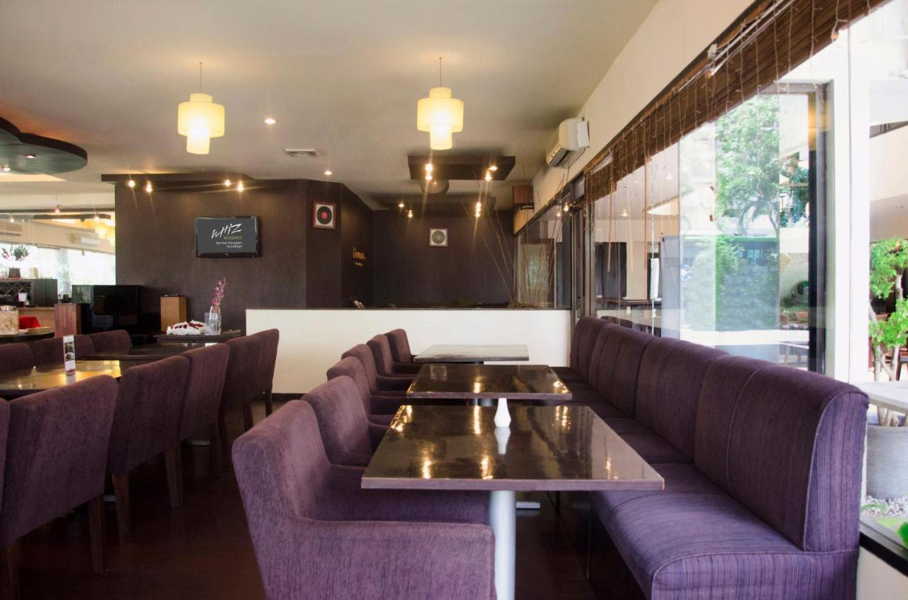 Whiz Prime Hotel Darmo Harapan סוראבאיה מראה חיצוני תמונה