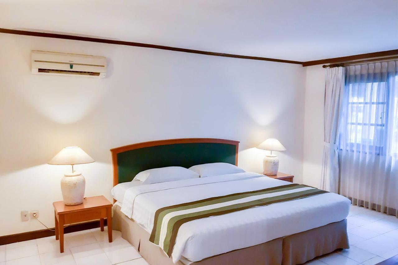 Whiz Prime Hotel Darmo Harapan סוראבאיה חדר תמונה