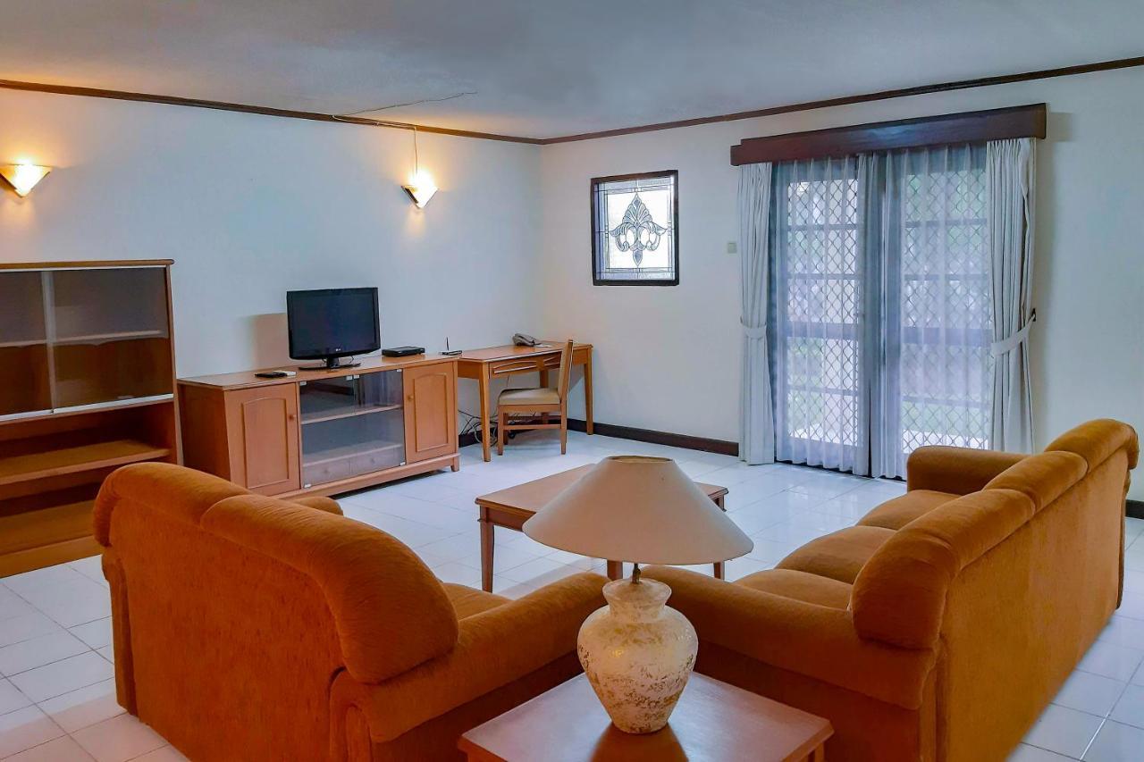 Whiz Prime Hotel Darmo Harapan סוראבאיה מראה חיצוני תמונה
