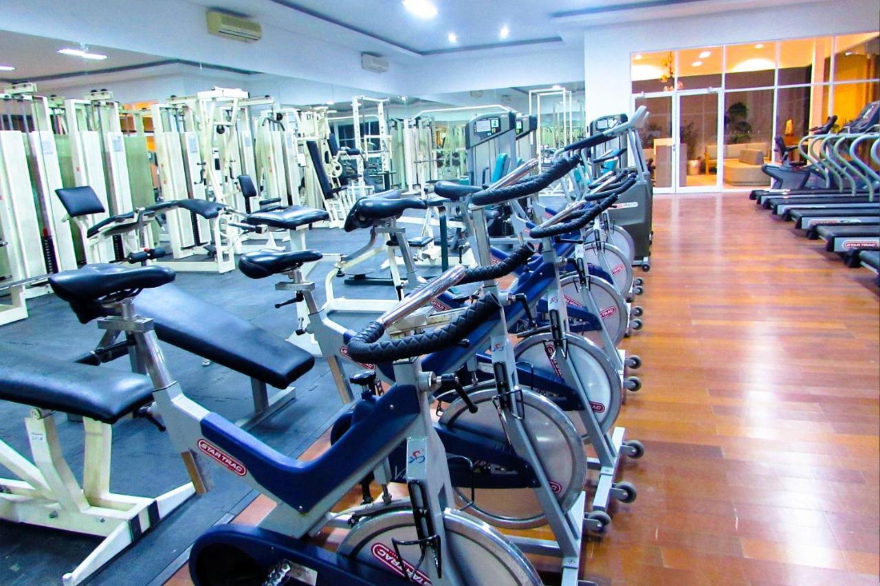 Whiz Prime Hotel Darmo Harapan סוראבאיה מראה חיצוני תמונה