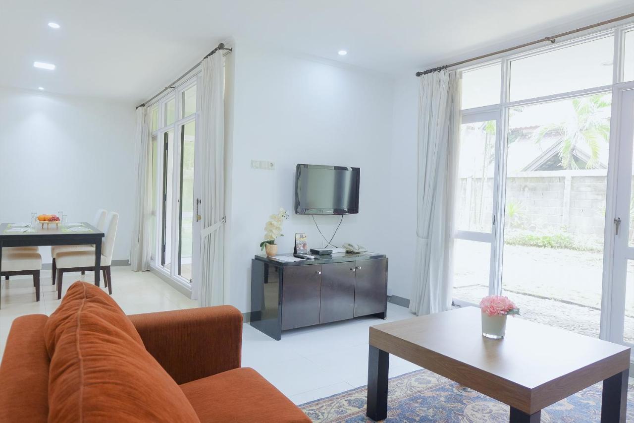 Whiz Prime Hotel Darmo Harapan סוראבאיה מראה חיצוני תמונה